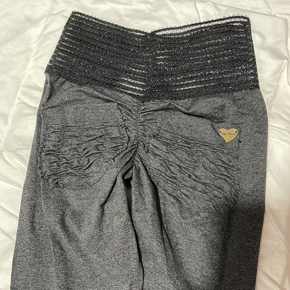 AUTHENTIC Cute BOOTY Lounge Leggings - *SOLD OUT* Charcoal and Black Sz S - Picture 9 of 9